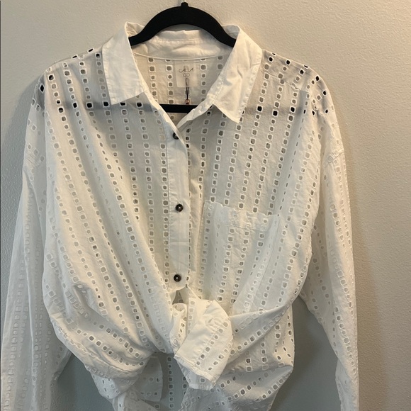 NWT White Eyelet Button-Up Shirt - Picture 3 of 7